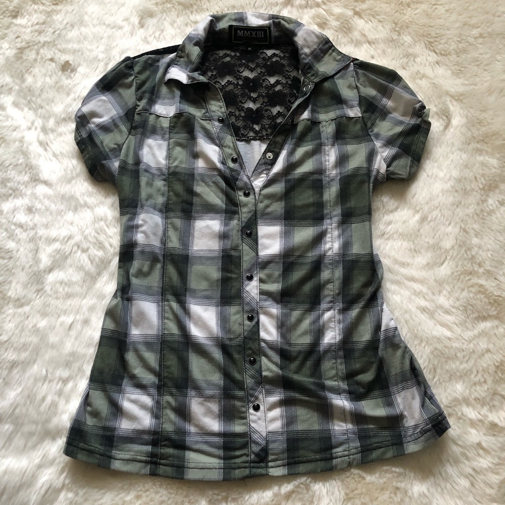 Snap Up Short Sleeve Top